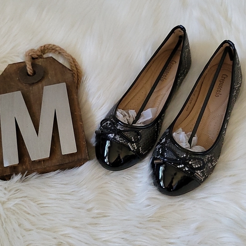 Crepuscolo black snakeskin and faux patent leather flats with bow accent NIB